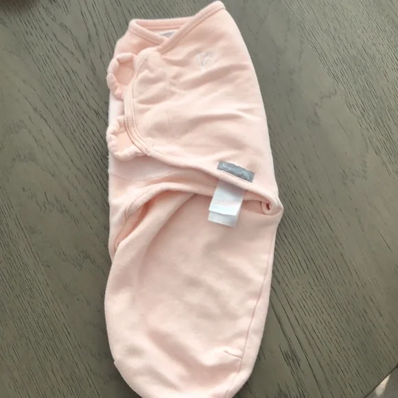 Slight discoloration around neck opening, baby swaddles. - Picture 3 of 6